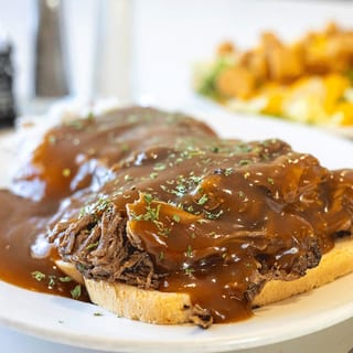 ROBERTAS ROAST BEEF DINNER
